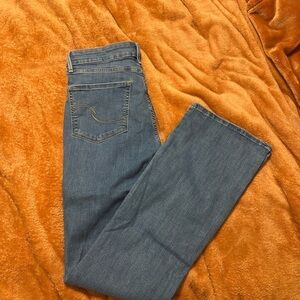 Women's Levi Jeans